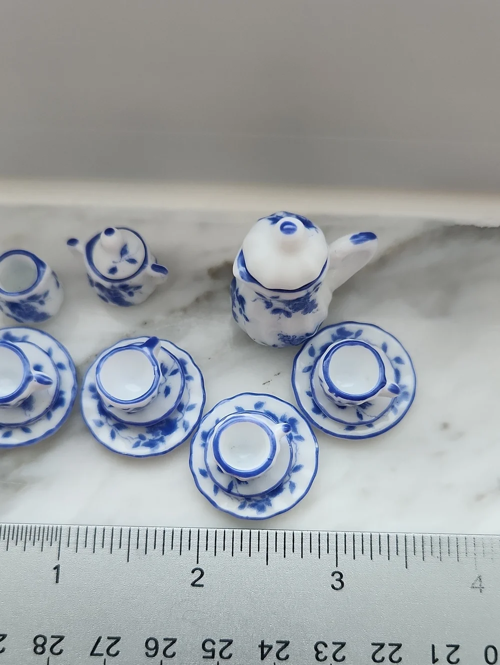 Miniature Porcelain Tea Set (Odoria) Dollhouse Decoration Accessories, Blue Grap